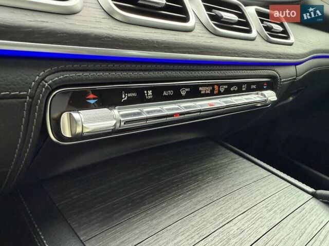 Черный Мерседес ГЛС-Класс, объемом двигателя 3 л и пробегом 101 тыс. км за 88222 $, фото 92 на Automoto.ua