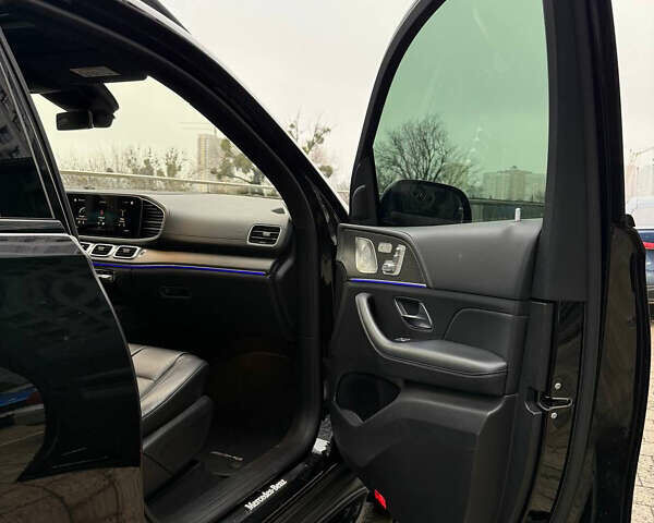 Черный Мерседес ГЛС-Класс, объемом двигателя 3.98 л и пробегом 74 тыс. км за 102900 $, фото 21 на Automoto.ua