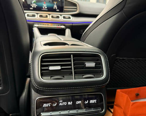 Черный Мерседес ГЛС-Класс, объемом двигателя 3.98 л и пробегом 74 тыс. км за 102900 $, фото 11 на Automoto.ua