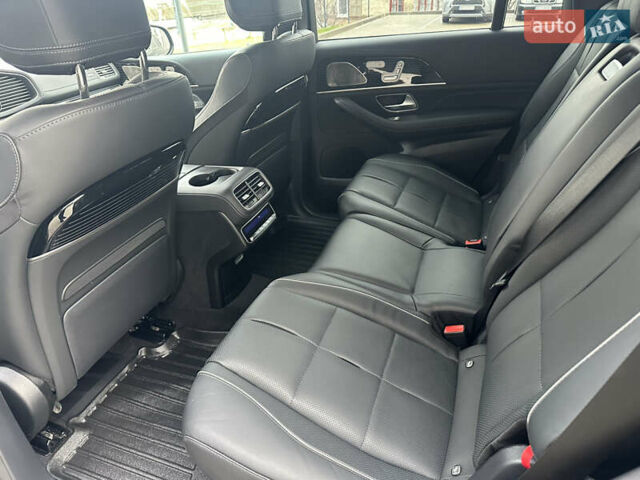 Черный Мерседес ГЛС-Класс, объемом двигателя 2.99 л и пробегом 49 тыс. км за 135000 $, фото 2 на Automoto.ua