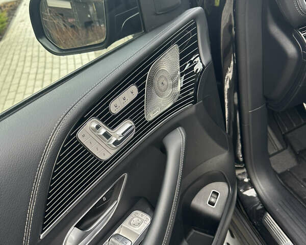 Черный Мерседес ГЛС-Класс, объемом двигателя 2.99 л и пробегом 49 тыс. км за 135000 $, фото 1 на Automoto.ua