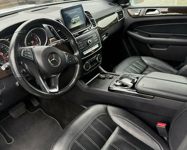 Сірий Мерседес ГЛС-Класс, об'ємом двигуна 3 л та пробігом 175 тис. км за 24900 $, фото 17 на Automoto.ua