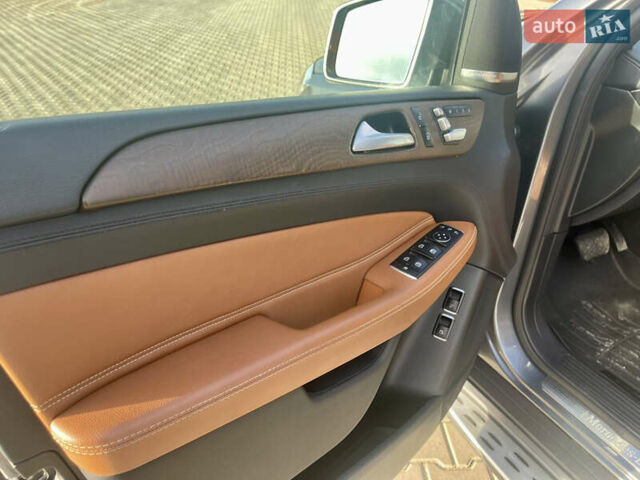 Серый Мерседес ГЛС-Класс, объемом двигателя 3 л и пробегом 162 тыс. км за 32500 $, фото 21 на Automoto.ua