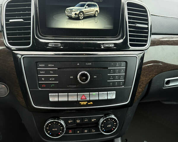 Сірий Мерседес ГЛС-Класс, об'ємом двигуна 3 л та пробігом 175 тис. км за 24900 $, фото 22 на Automoto.ua