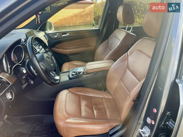 Сірий Мерседес ГЛС-Класс, об'ємом двигуна 3 л та пробігом 167 тис. км за 33777 $, фото 8 на Automoto.ua