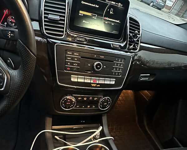 Сірий Мерседес ГЛС-Класс, об'ємом двигуна 3 л та пробігом 177 тис. км за 29900 $, фото 27 на Automoto.ua