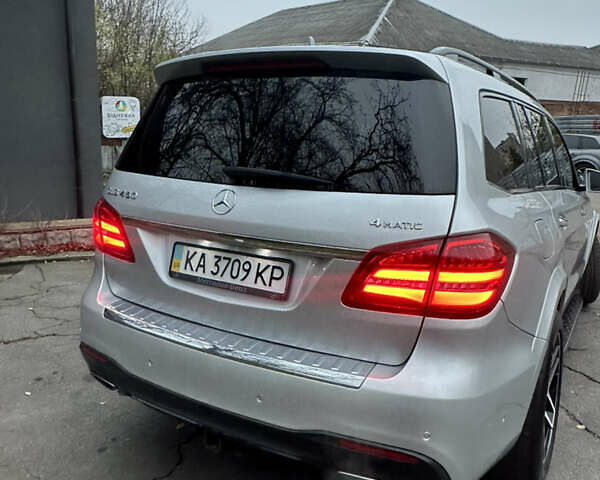 Сірий Мерседес ГЛС-Класс, об'ємом двигуна 3 л та пробігом 177 тис. км за 29900 $, фото 4 на Automoto.ua
