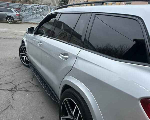 Сірий Мерседес ГЛС-Класс, об'ємом двигуна 3 л та пробігом 177 тис. км за 29900 $, фото 11 на Automoto.ua