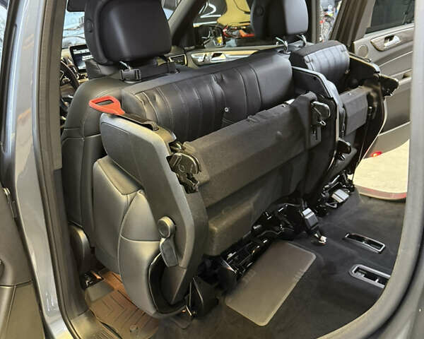 Сірий Мерседес ГЛС-Класс, об'ємом двигуна 3 л та пробігом 116 тис. км за 43999 $, фото 23 на Automoto.ua