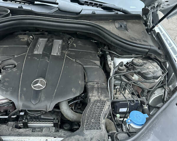 Сірий Мерседес ГЛС-Класс, об'ємом двигуна 3 л та пробігом 177 тис. км за 29900 $, фото 31 на Automoto.ua