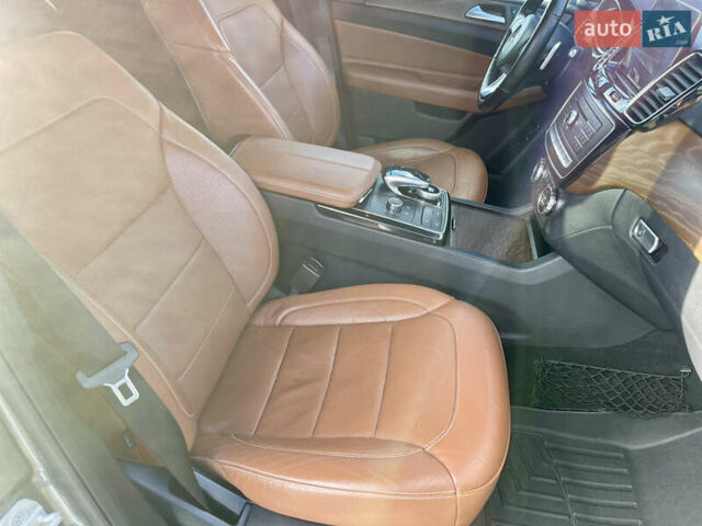 Сірий Мерседес ГЛС-Класс, об'ємом двигуна 3 л та пробігом 167 тис. км за 33777 $, фото 17 на Automoto.ua
