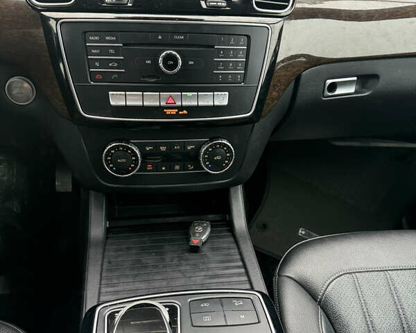 Сірий Мерседес ГЛС-Класс, об'ємом двигуна 3 л та пробігом 175 тис. км за 24900 $, фото 19 на Automoto.ua