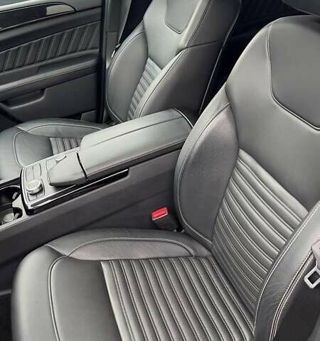 Серый Мерседес ГЛС-Класс, объемом двигателя 3 л и пробегом 39 тыс. км за 49000 $, фото 26 на Automoto.ua