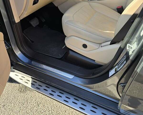 Серый Мерседес ГЛС-Класс, объемом двигателя 3 л и пробегом 110 тыс. км за 45550 $, фото 36 на Automoto.ua