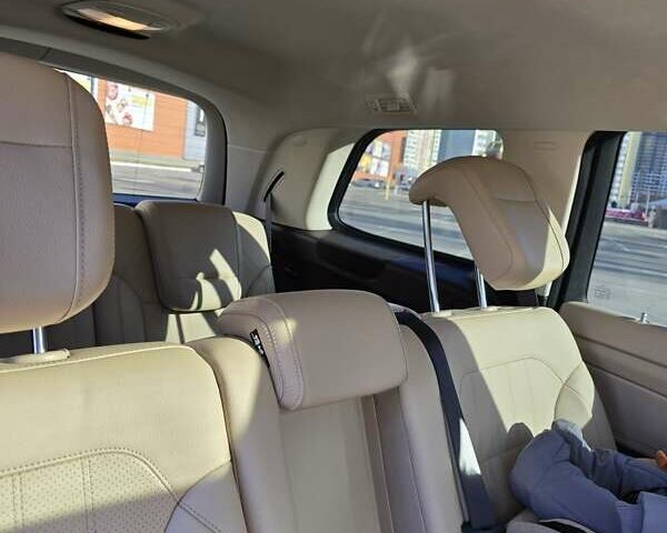 Серый Мерседес ГЛС-Класс, объемом двигателя 3 л и пробегом 110 тыс. км за 45550 $, фото 34 на Automoto.ua