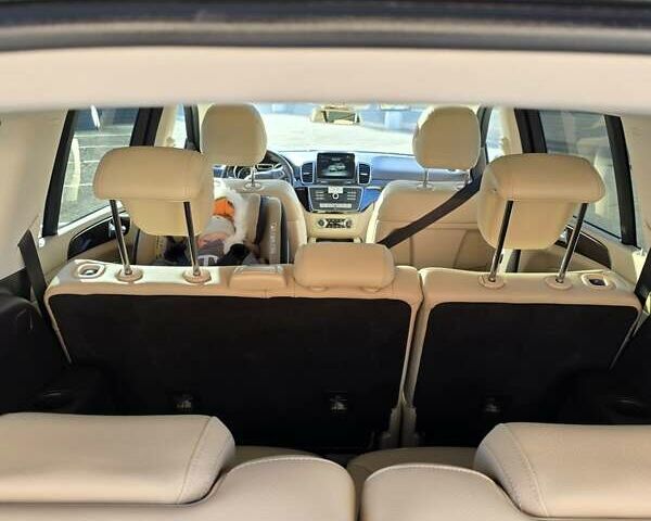 Серый Мерседес ГЛС-Класс, объемом двигателя 3 л и пробегом 110 тыс. км за 45550 $, фото 50 на Automoto.ua