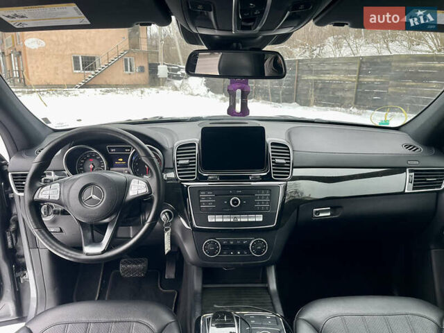 Серый Мерседес ГЛС-Класс, объемом двигателя 3 л и пробегом 255 тыс. км за 18499 $, фото 2 на Automoto.ua