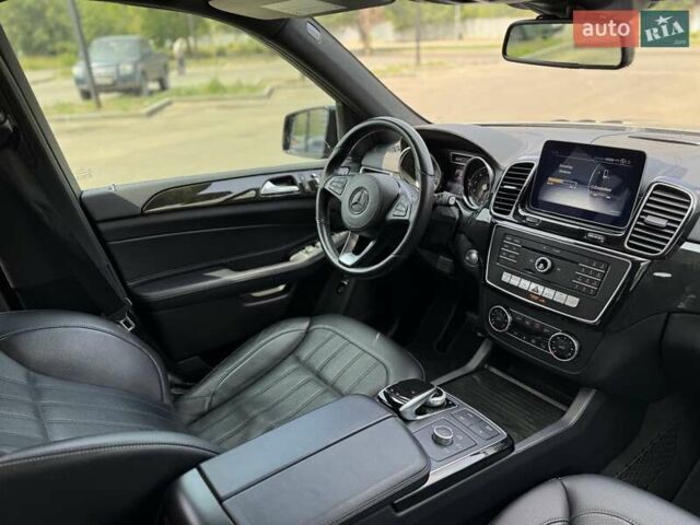 Серый Мерседес ГЛС-Класс, объемом двигателя 3 л и пробегом 91 тыс. км за 39000 $, фото 22 на Automoto.ua