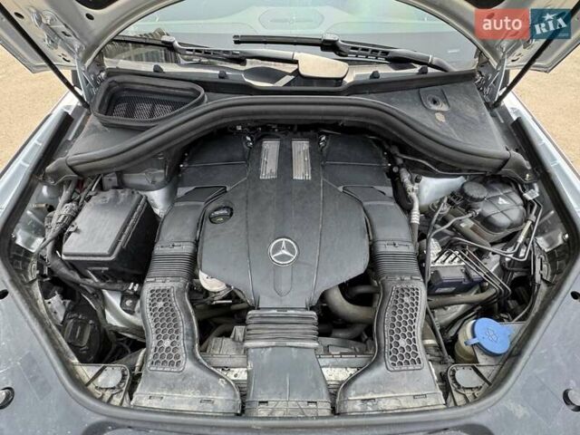 Серый Мерседес ГЛС-Класс, объемом двигателя 3 л и пробегом 91 тыс. км за 39000 $, фото 55 на Automoto.ua