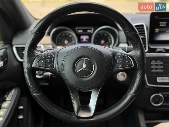 Серый Мерседес ГЛС-Класс, объемом двигателя 3 л и пробегом 91 тыс. км за 39000 $, фото 24 на Automoto.ua