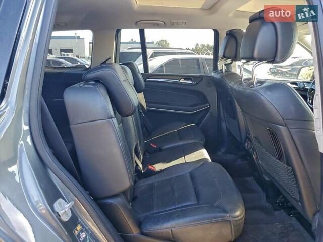 Сірий Мерседес ГЛС-Класс, об'ємом двигуна 4.66 л та пробігом 135 тис. км за 10400 $, фото 10 на Automoto.ua