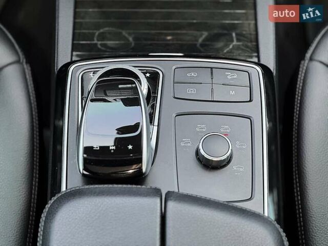 Серый Мерседес ГЛС-Класс, объемом двигателя 3 л и пробегом 91 тыс. км за 39000 $, фото 41 на Automoto.ua