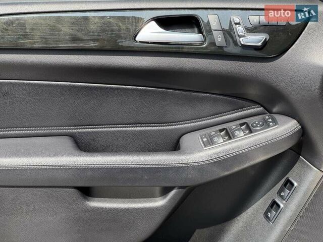 Серый Мерседес ГЛС-Класс, объемом двигателя 3 л и пробегом 91 тыс. км за 39000 $, фото 46 на Automoto.ua