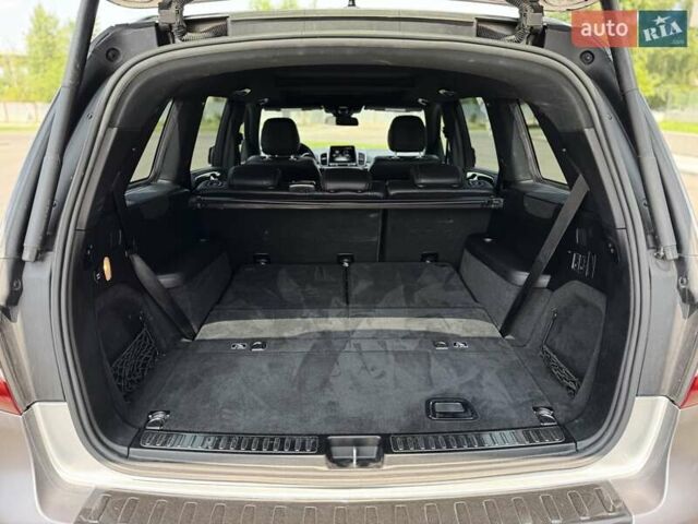 Серый Мерседес ГЛС-Класс, объемом двигателя 3 л и пробегом 91 тыс. км за 39000 $, фото 52 на Automoto.ua