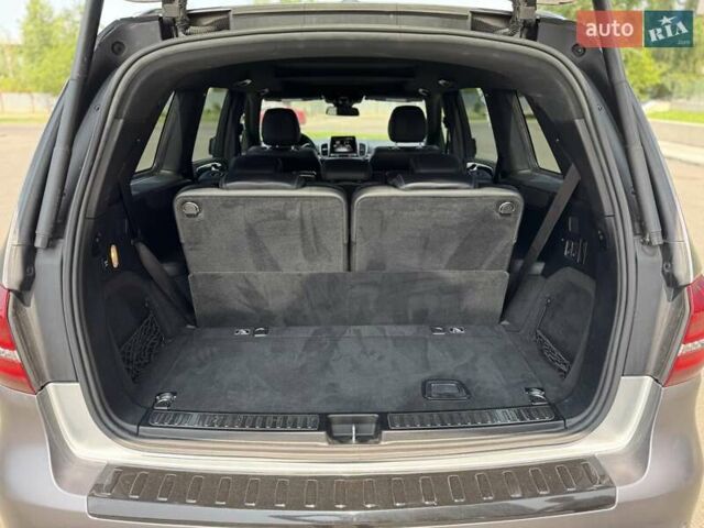 Серый Мерседес ГЛС-Класс, объемом двигателя 3 л и пробегом 91 тыс. км за 39000 $, фото 53 на Automoto.ua