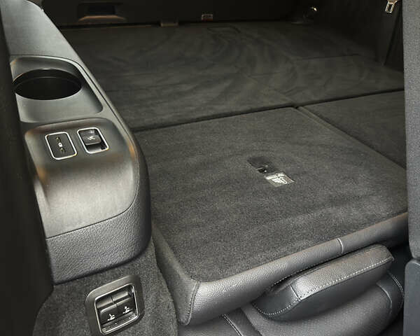 Серый Мерседес ГЛС-Класс, объемом двигателя 3 л и пробегом 77 тыс. км за 55555 $, фото 31 на Automoto.ua