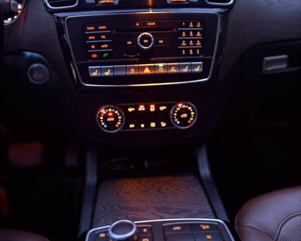 Сірий Мерседес ГЛС-Класс, об'ємом двигуна 2.99 л та пробігом 230 тис. км за 43000 $, фото 20 на Automoto.ua