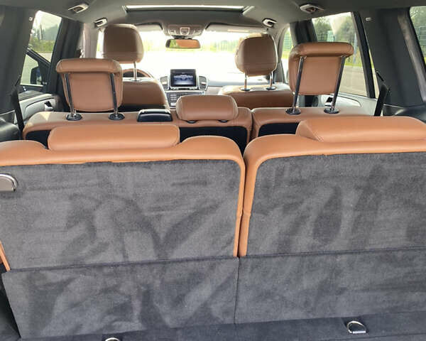 Серый Мерседес ГЛС-Класс, объемом двигателя 2.99 л и пробегом 183 тыс. км за 48500 $, фото 17 на Automoto.ua