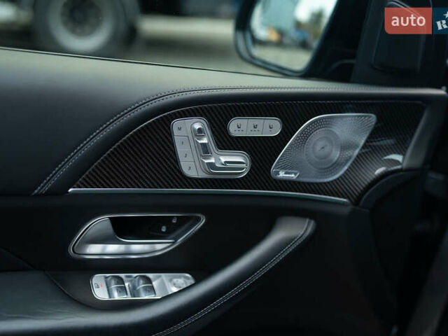 Серый Мерседес ГЛС-Класс, объемом двигателя 3.98 л и пробегом 42 тыс. км за 163000 $, фото 40 на Automoto.ua