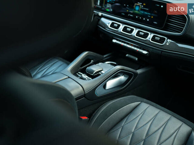 Серый Мерседес ГЛС-Класс, объемом двигателя 3.98 л и пробегом 42 тыс. км за 163000 $, фото 19 на Automoto.ua