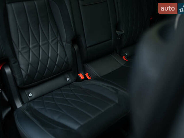 Серый Мерседес ГЛС-Класс, объемом двигателя 3.98 л и пробегом 42 тыс. км за 163000 $, фото 20 на Automoto.ua