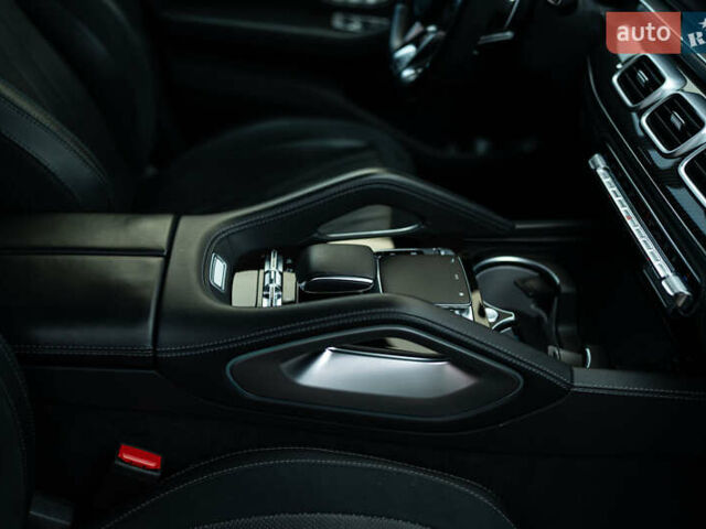 Серый Мерседес ГЛС-Класс, объемом двигателя 3.98 л и пробегом 42 тыс. км за 163000 $, фото 35 на Automoto.ua