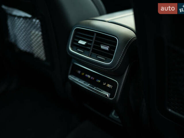 Серый Мерседес ГЛС-Класс, объемом двигателя 3.98 л и пробегом 42 тыс. км за 163000 $, фото 22 на Automoto.ua