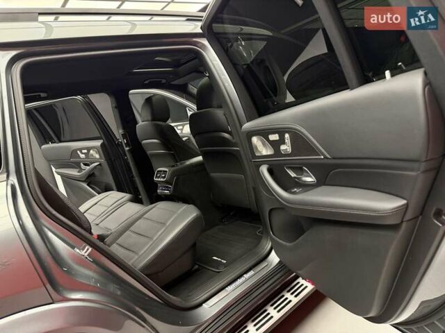 Серый Мерседес ГЛС-Класс, объемом двигателя 3 л и пробегом 81 тыс. км за 85900 $, фото 47 на Automoto.ua