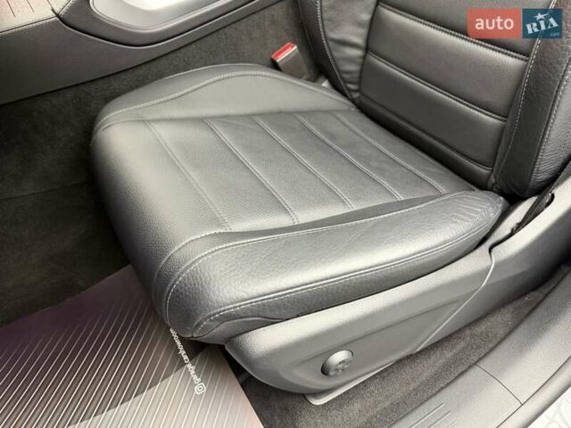 Серый Мерседес ГЛС-Класс, объемом двигателя 3 л и пробегом 81 тыс. км за 85900 $, фото 28 на Automoto.ua