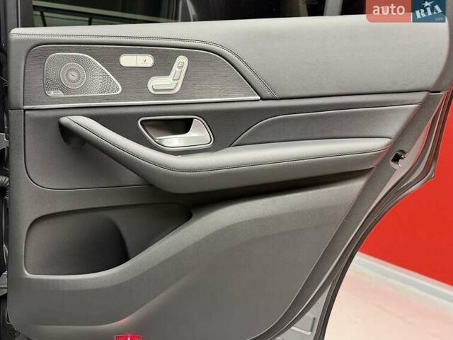Серый Мерседес ГЛС-Класс, объемом двигателя 3 л и пробегом 81 тыс. км за 85900 $, фото 48 на Automoto.ua