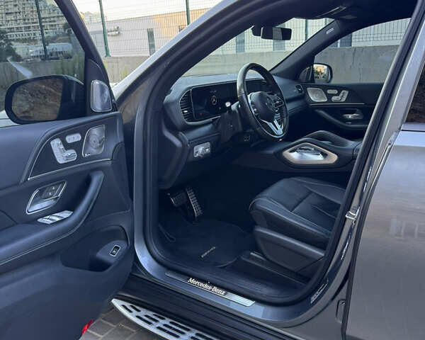 Серый Мерседес ГЛС-Класс, объемом двигателя 3.98 л и пробегом 65 тыс. км за 104999 $, фото 4 на Automoto.ua