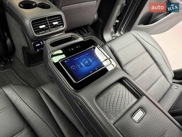 Серый Мерседес ГЛС-Класс, объемом двигателя 3 л и пробегом 81 тыс. км за 85900 $, фото 46 на Automoto.ua