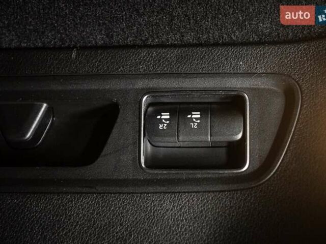 Серый Мерседес ГЛС-Класс, объемом двигателя 3 л и пробегом 39 тыс. км за 89900 $, фото 59 на Automoto.ua