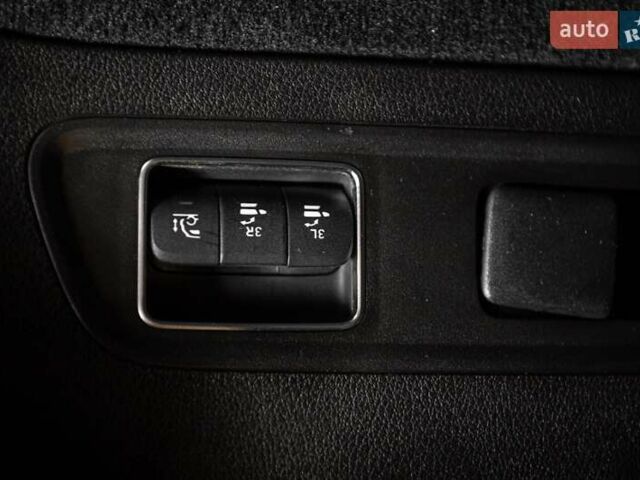 Серый Мерседес ГЛС-Класс, объемом двигателя 3 л и пробегом 39 тыс. км за 89900 $, фото 56 на Automoto.ua