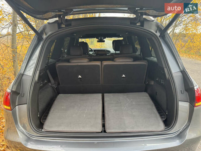 Серый Мерседес ГЛС-Класс, объемом двигателя 2.93 л и пробегом 131 тыс. км за 89999 $, фото 1 на Automoto.ua