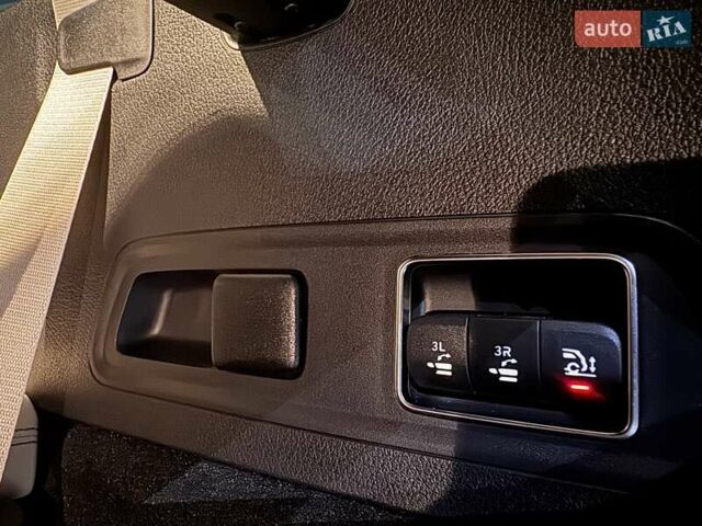 Сірий Мерседес ГЛС-Класс, об'ємом двигуна 2.99 л та пробігом 3 тис. км за 157900 $, фото 43 на Automoto.ua