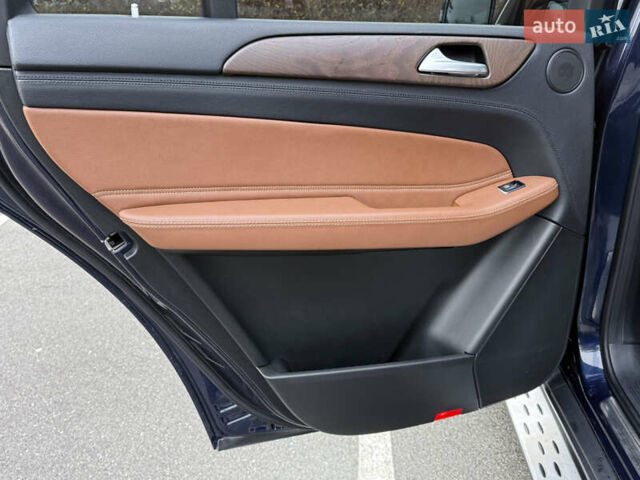 Синий Мерседес ГЛС-Класс, объемом двигателя 3 л и пробегом 290 тыс. км за 29900 $, фото 32 на Automoto.ua