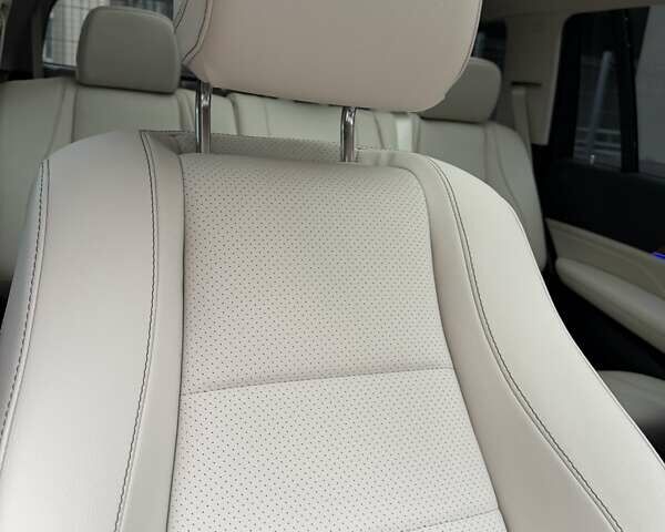 Синий Мерседес ГЛС-Класс, объемом двигателя 3 л и пробегом 60 тыс. км за 77333 $, фото 56 на Automoto.ua