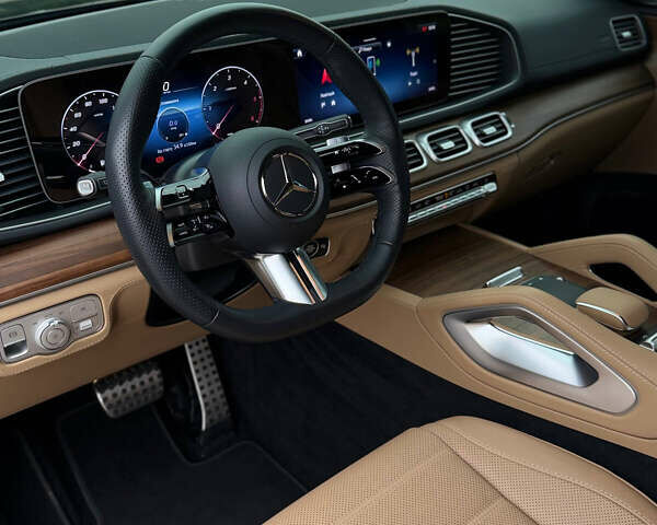 Мерседес ГЛС-Класс 2024 у Києві на Automoto.ua Зелений Мерседес ГЛС-Класс, об'ємом двигуна 2.93 л та пробігом 10 тис. км за 124900 $, фото 12 на Automoto.ua