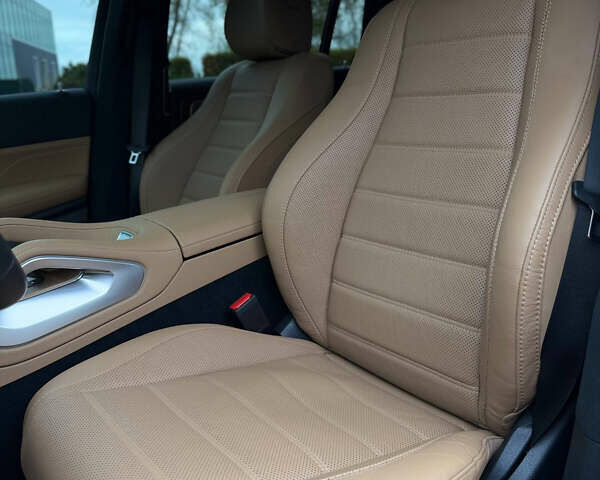 Мерседес ГЛС-Класс 2024 у Києві на Automoto.ua Зелений Мерседес ГЛС-Класс, об'ємом двигуна 2.93 л та пробігом 10 тис. км за 124900 $, фото 15 на Automoto.ua